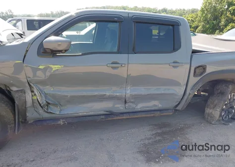 2023 Nissan Frontier Pro-4X 4X4 z USA, uszkodzony, nr VIN 1N6ED1EK4PN622489